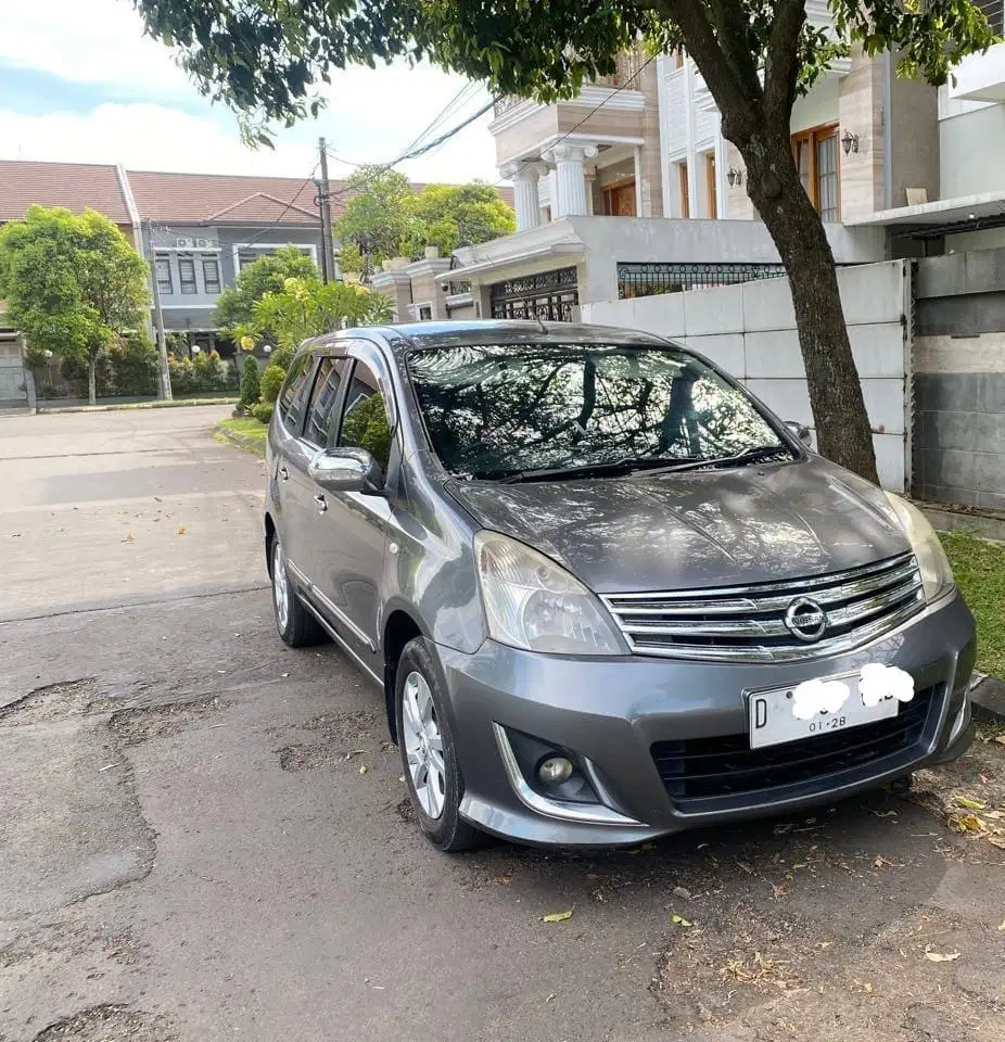 Nissan Grand livina 2012 Bensin