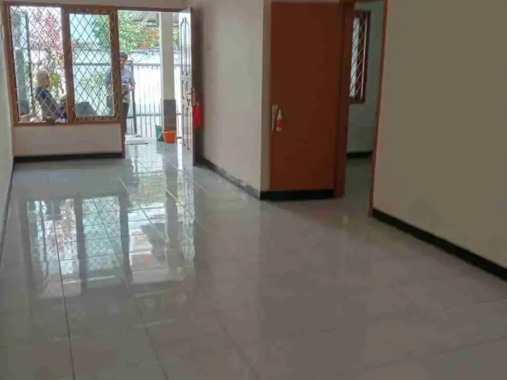 Rumah Murah Strategis dalam komplek Di Tebet Kebon Baru Dekat asem baris Raya Jakarta Selatan