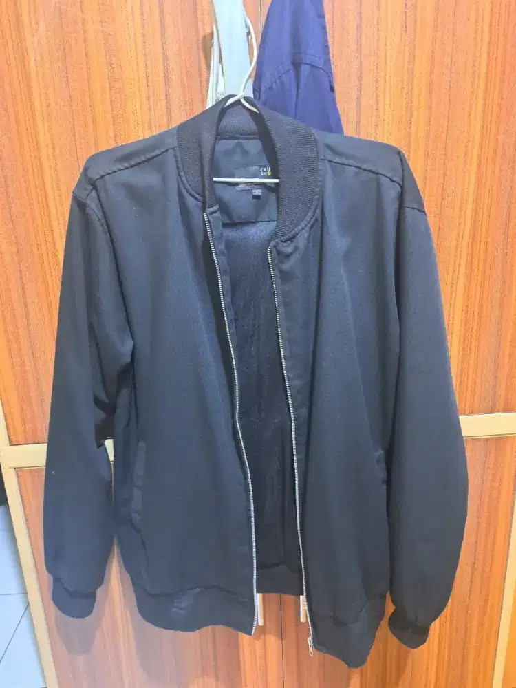 Jacket Bomber Hitam