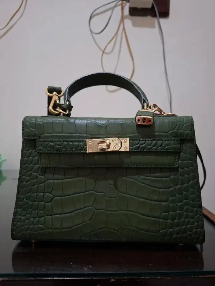 Tas kulit sapi asli warna hijau tua