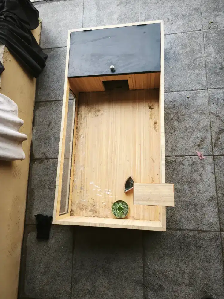 MEJA RUMAH KURA KURA AIR DARAT