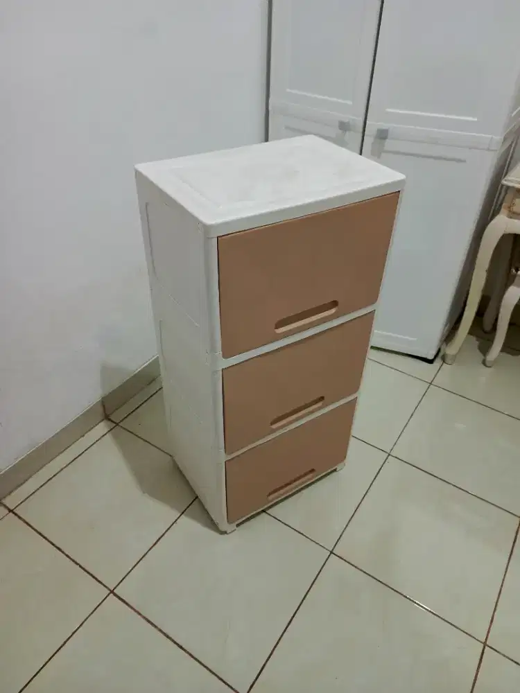 Dijual Lemari Plastik 3 susun
