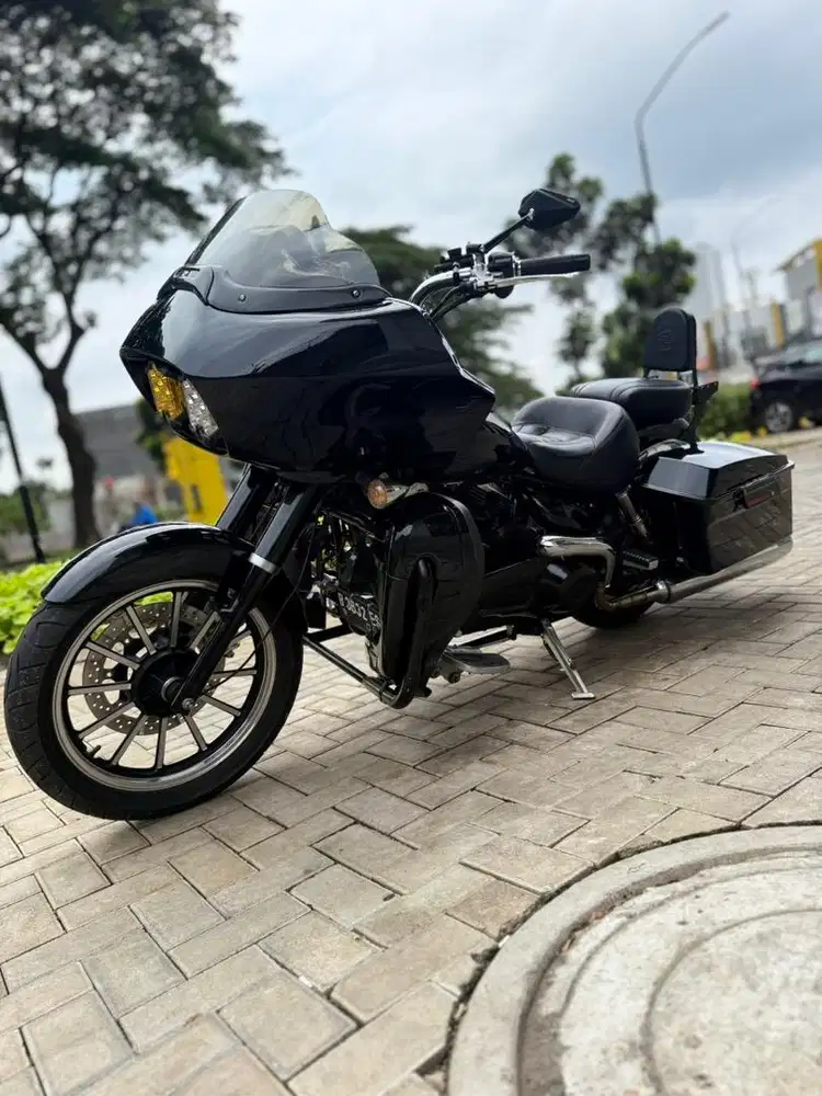 SMV16 Custom RoadGlide
