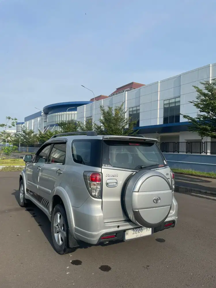 Toyota Rush 1.5G AT 2014/2015 Silver - Pajak Hdp, Siap Pakai, Pribadi