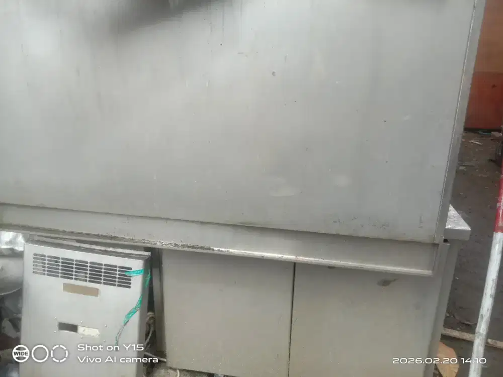 Jual dua unit under conter dan frezer kecil ukuran 100liter.