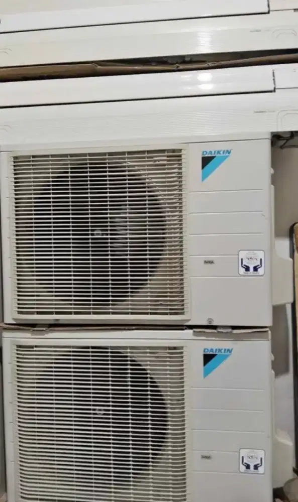 AC 2pk merk Daikin dijamin masih Dingin, normal dan berkualitas