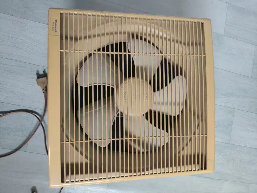 Hexos dinding panasonic 12 inc