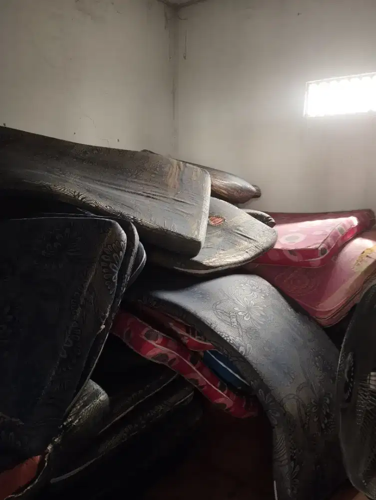 Obral Kasur Bekas camp - Harga Miring, Ambil Sendiri ke Lokasi!