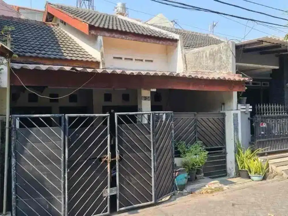 102 m2  Rumah semolowaru elok dekat MERR