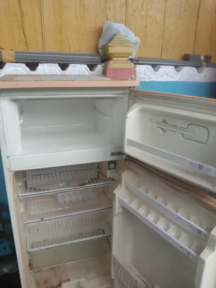 Kulkas sedang 2 pintu