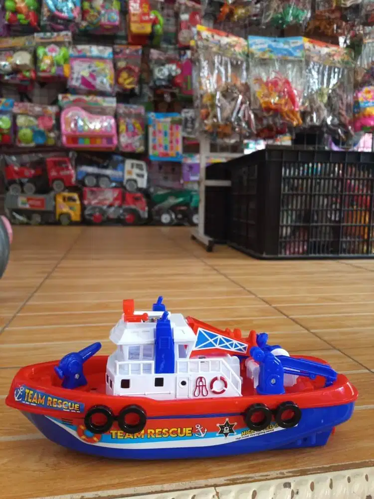 mainan anak kapall bateraii fire boat
