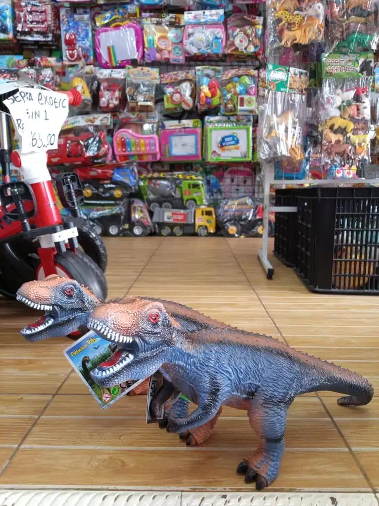mainan anakk dinosauruss karet bateraii