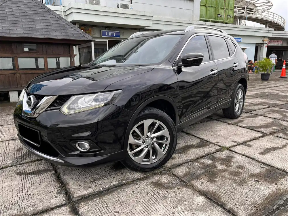 Nissan X Trail 2,5 At 2015