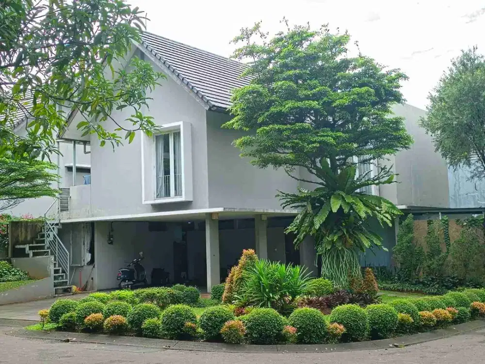 Rumah Asri Hoek di Nouvelle Townhomes Bintaro Jakarta Selatan