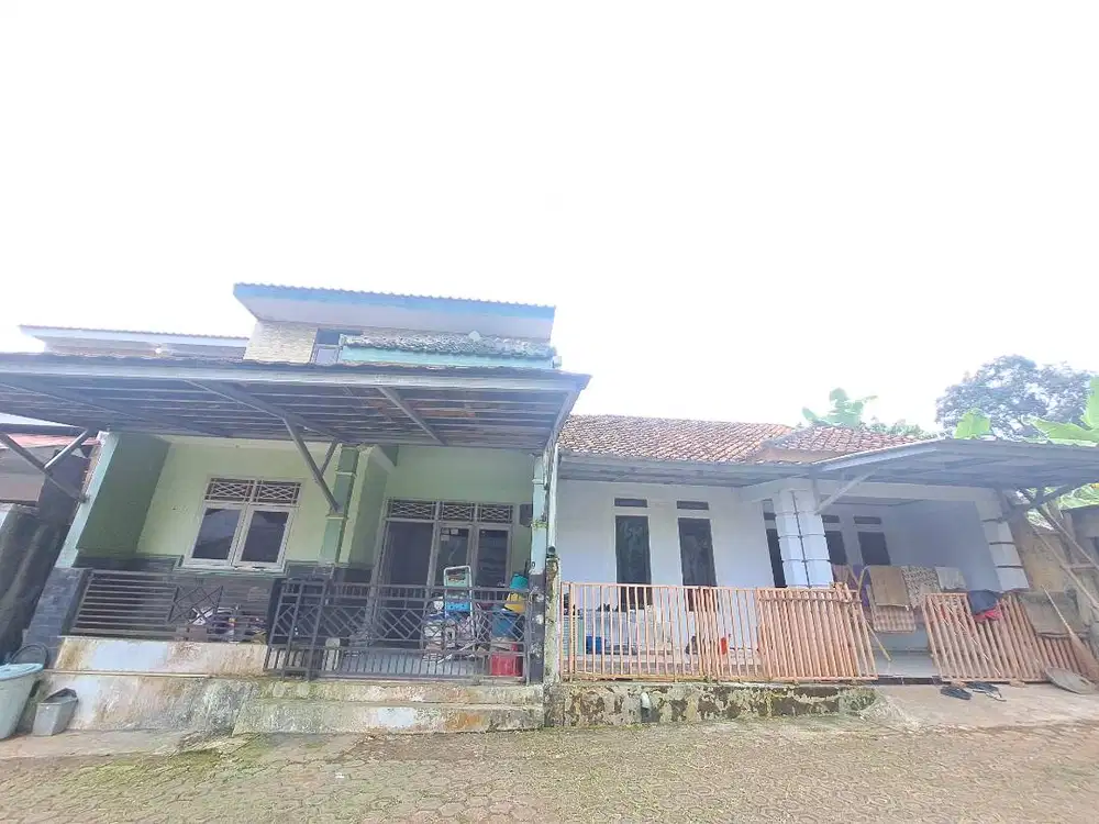 Jual rumah adem