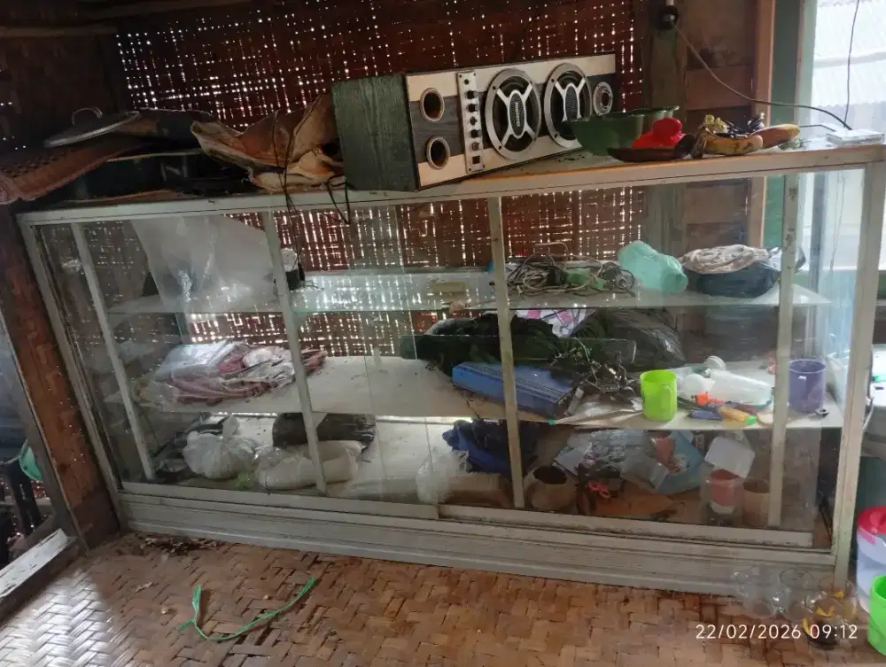 Etalase alumunium bekas