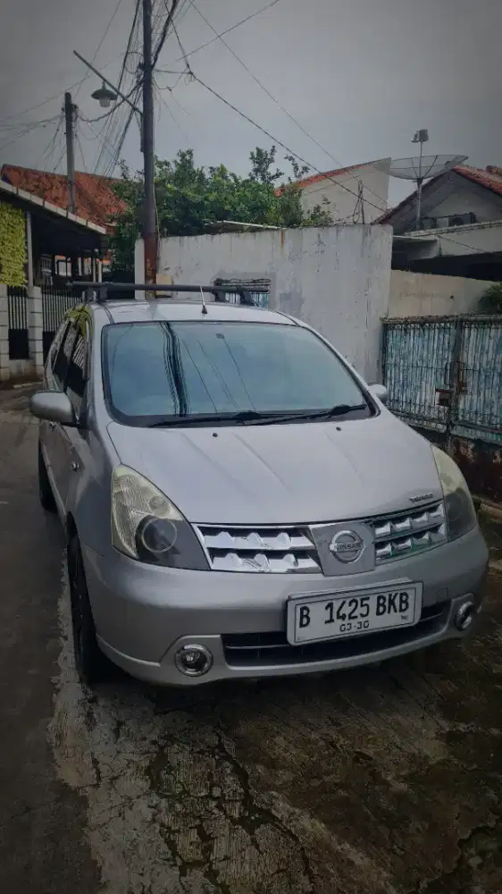 Dijual Nissan Grand Livina 1.8 XV M/T 6 Speed 2010