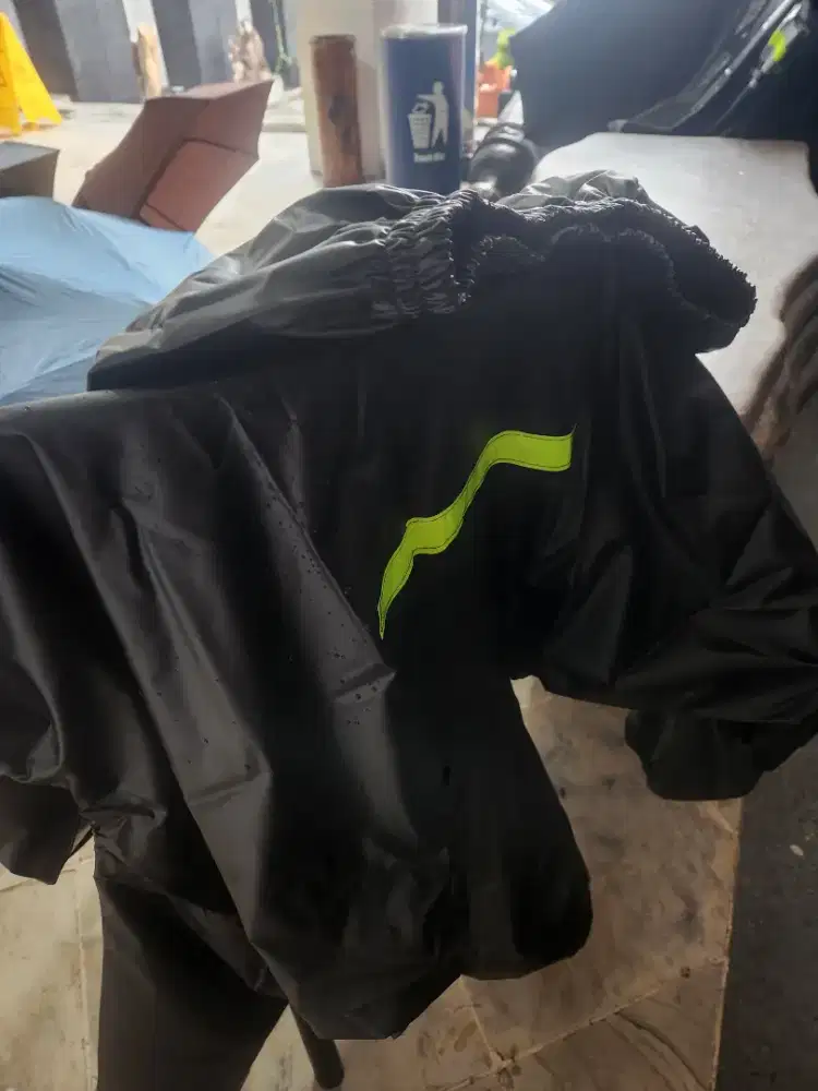 Jas Hujan Pria ukuran L