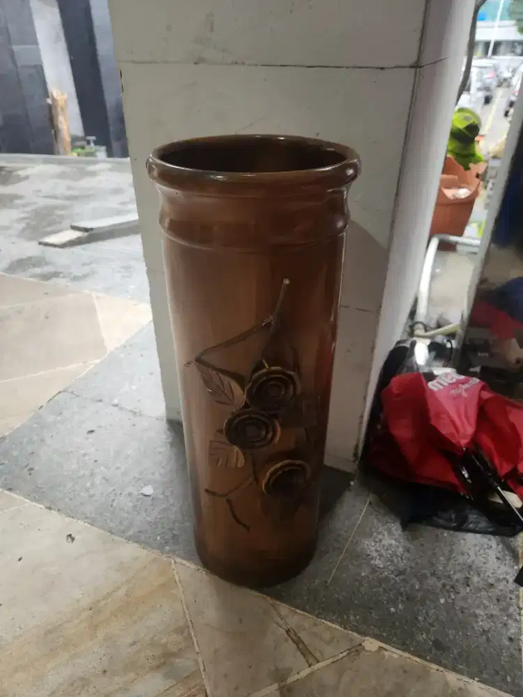 Tempat penyimpanan payung dari kayu