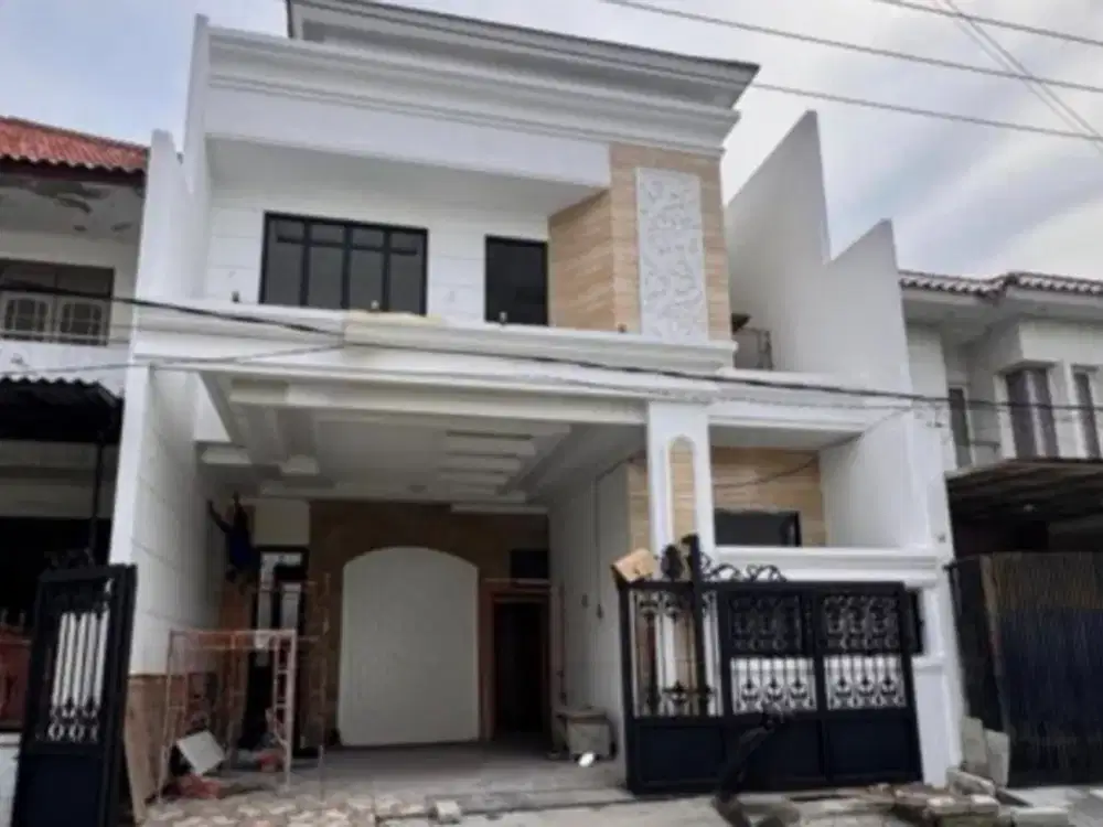Rumah Baru Semi Klasik Minimalis Di Surabaya Timur