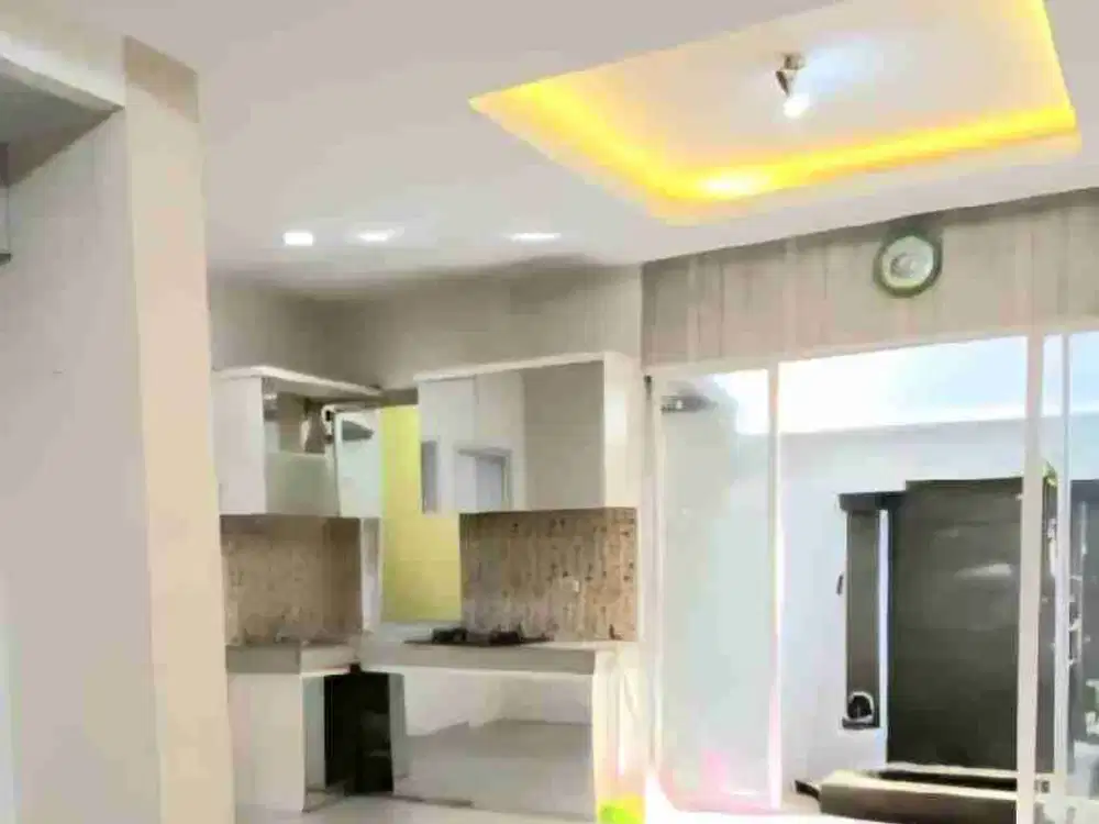 Dijual Rumah 2 lt siap huni The Icon Eastern Cosmo Bsd