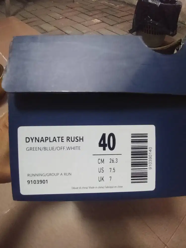 Sepatu lari running Mills Dynaplate Rush