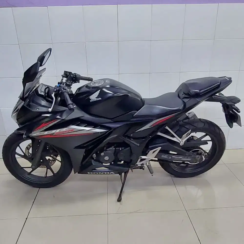 Honda CBR 150R 2018 dp 500rb