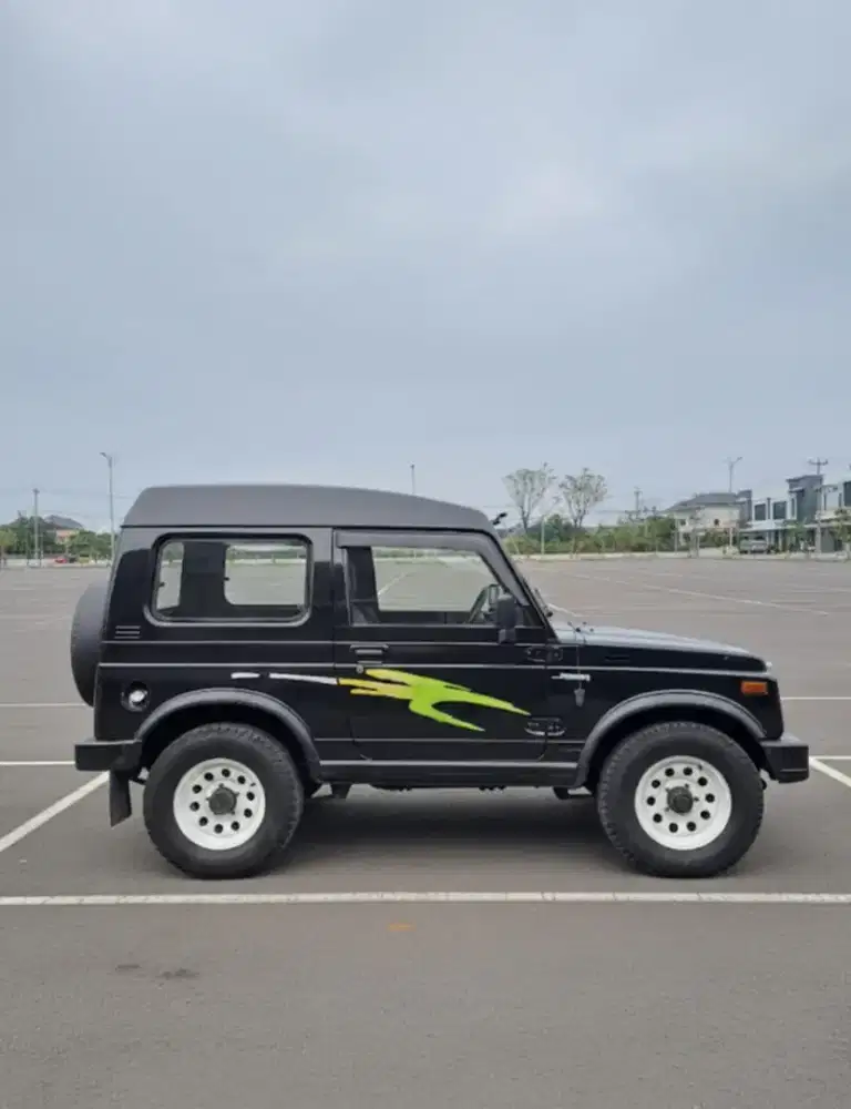 Katana GX 1994 4x4 Aktif Hitam Body Ngaleng Original