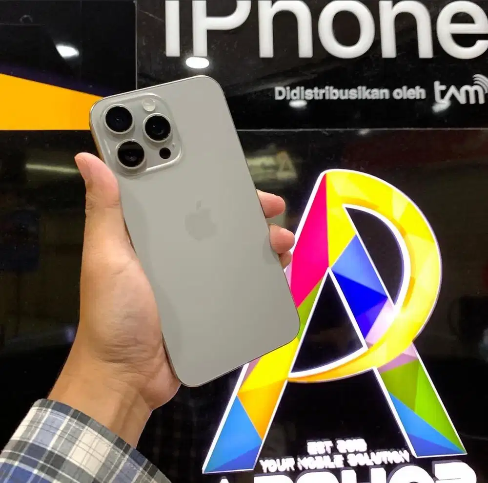 iPhone 15 Pro Max 256GB Garansi Ex iBox Natural Titanium BH 84% Mulus