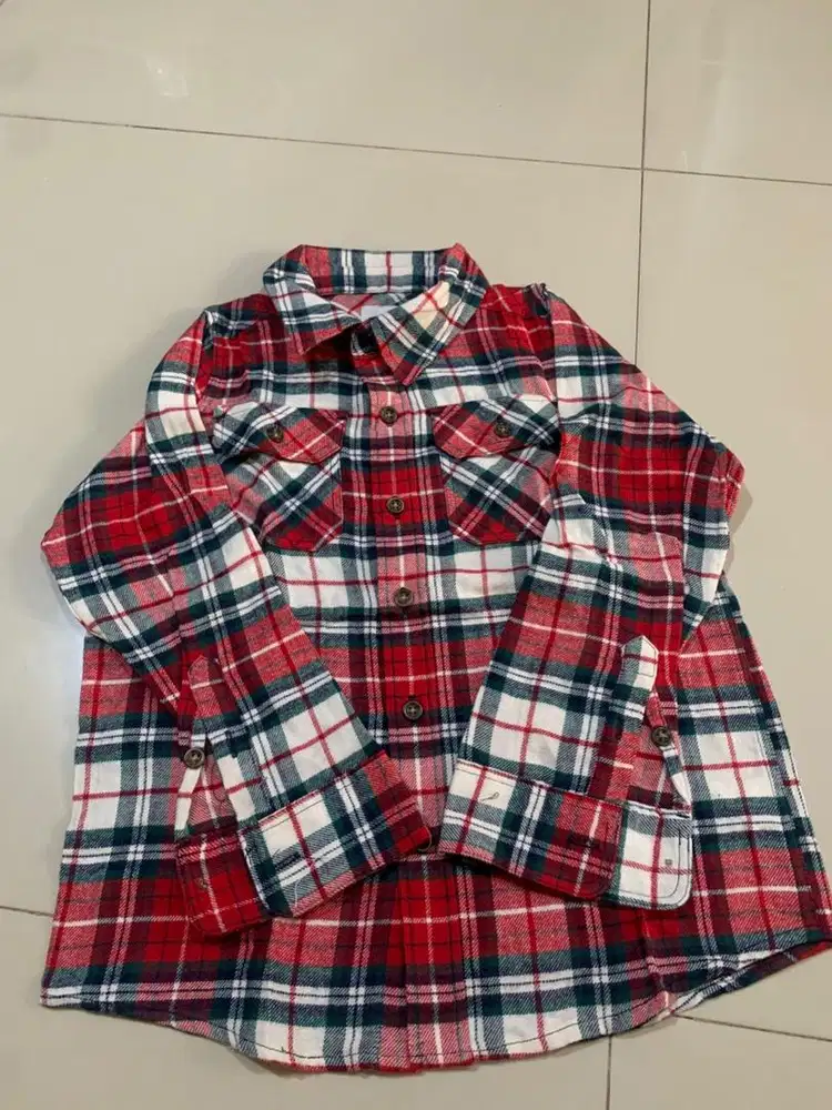 Kemeja merah putih hijau