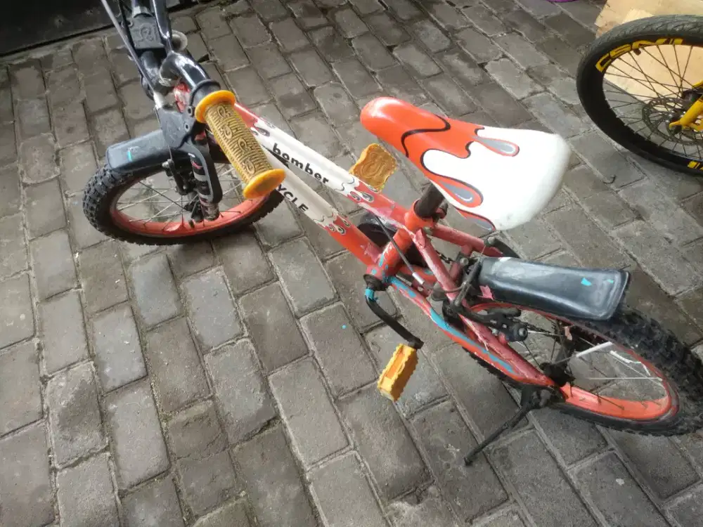 Dijual sepeda anak wymcycle bomber (bekas)