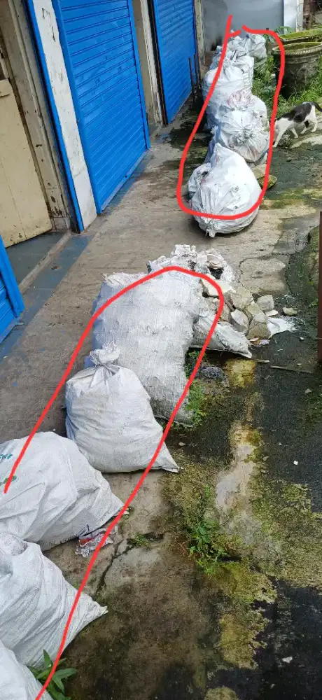 Dihibahkan brangkal/berangkal/gragal/puing bekas pembongkaran dinding