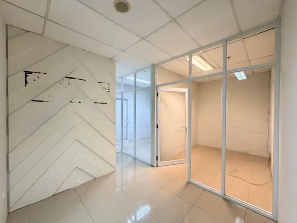 Disewakan ruang kantor springhill kemayoran 80 meter kosongan