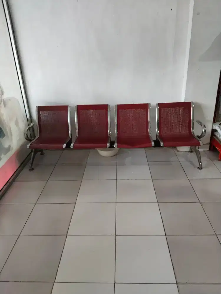 Kursi tunggu gandeng 4