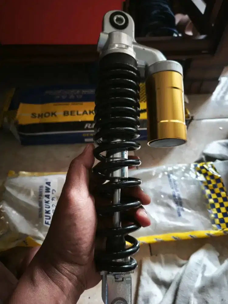 Shock breaker belakang