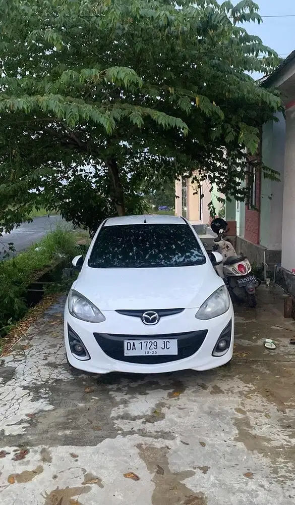 DIJUAL MAZDA 2 MATIC TAHUN 2011