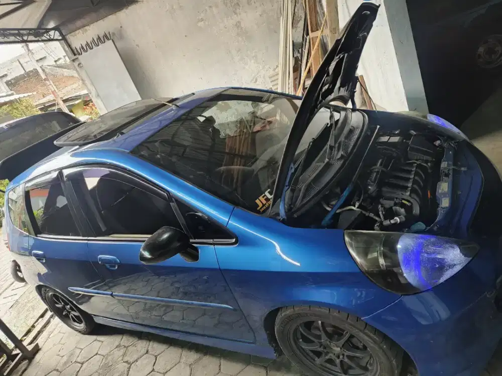 Jazz idsi biru tahun 2005