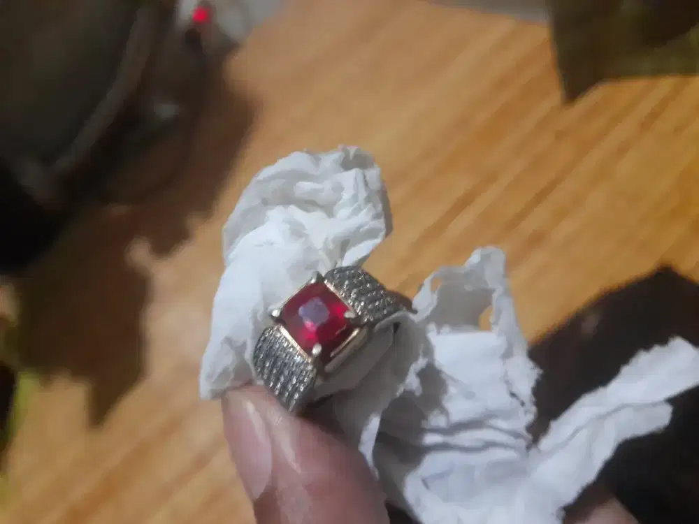 Jual cincin merah