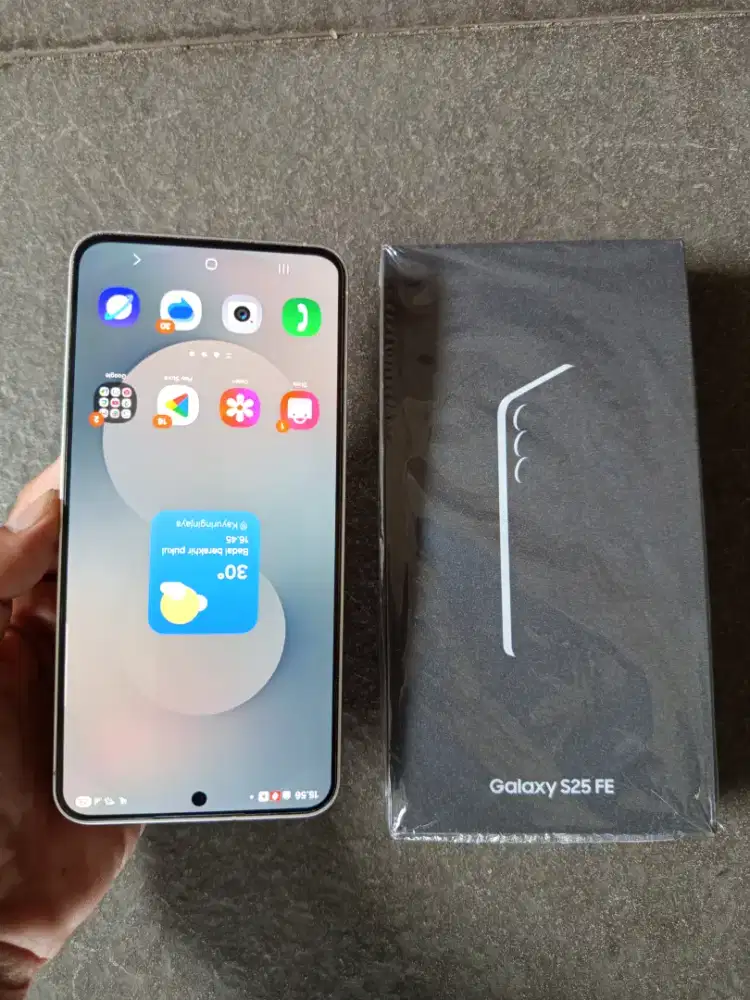 Samsung Galaxy S25 FE RAM 8/256 fullset mulus normal masih garansi