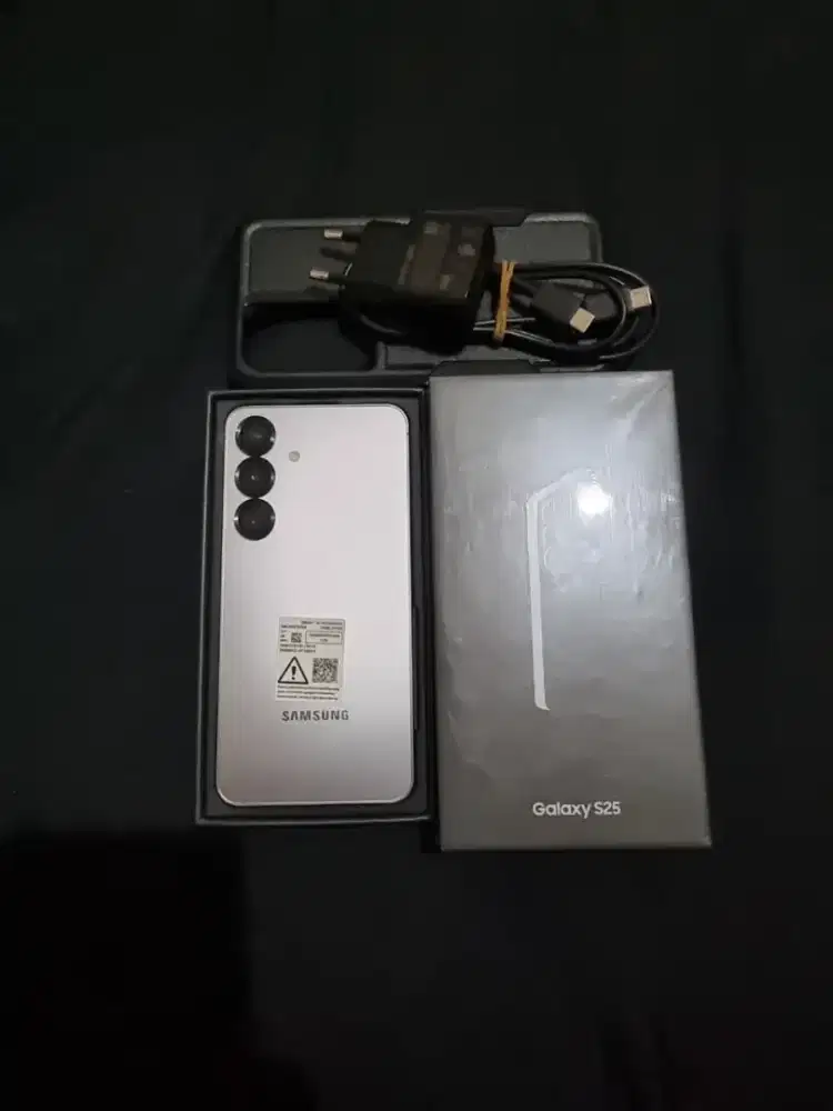 hp likenew Samsung s25 12/512 5g istimwa masih grns resmi free adaptor