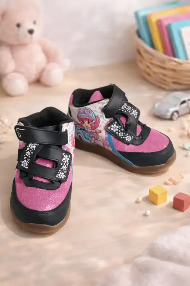 Sepatu anak ukuran 23