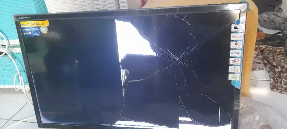 Tv digital polytron 32 inc retak