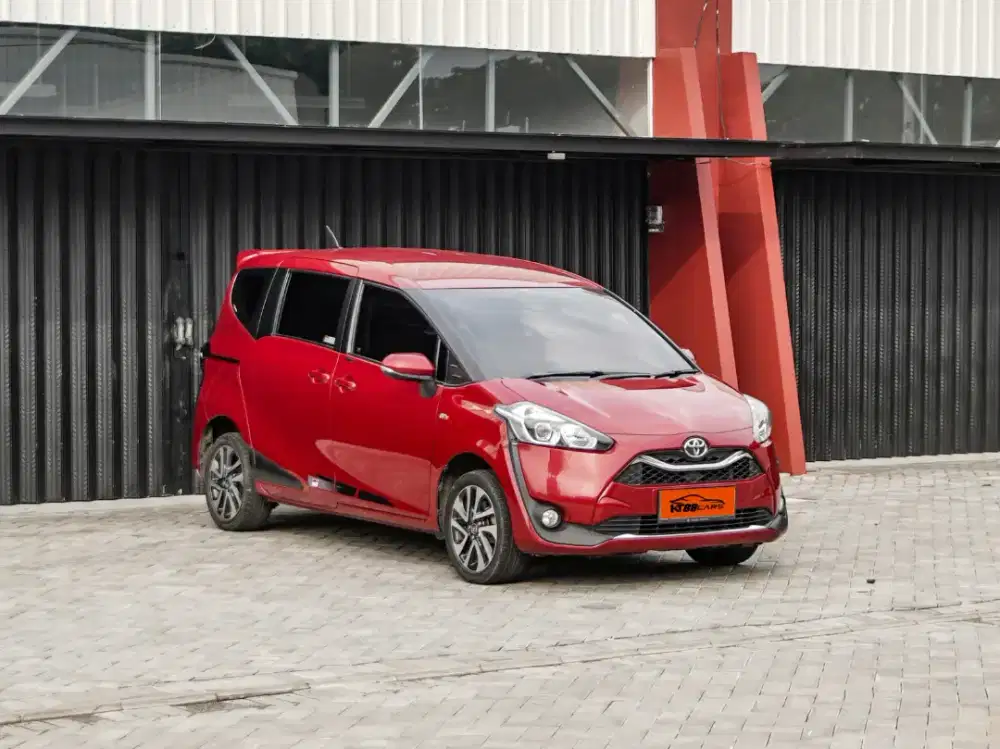 Toyota Sienta 1.5 V AT 2019