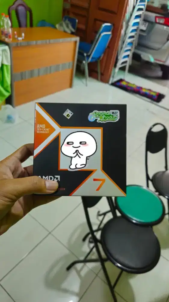 Ryzen 7 BOX only ga include isi