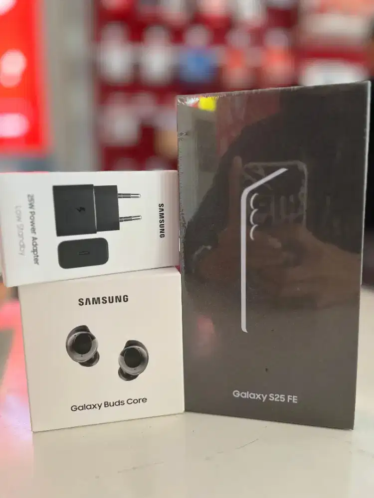 SAMSUNG S25 FE 8/256GB ( free adaptor+buds core )