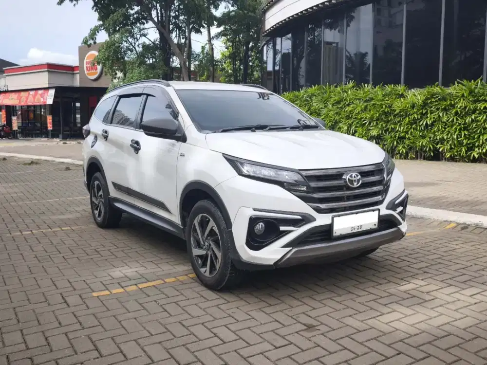 Toyota Rush GR AT 2023 Putih