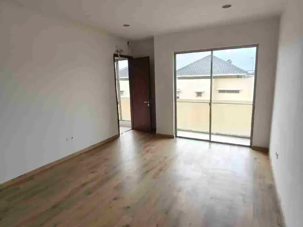 Disewakan Rumah Town House Golf Island Pantai Indah Kapuk Jakarta Utara