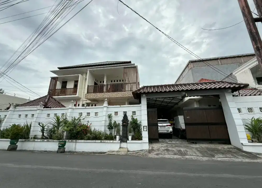 Rumah Mewah 6,3 Are Multifungsi – Jalan Pulau Adi Denpasar