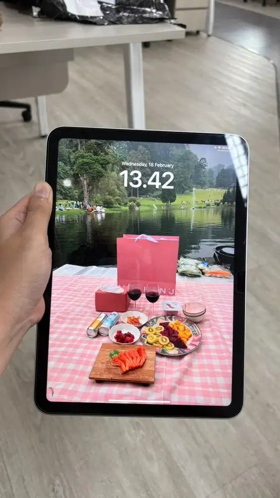 iPad Gen 10th 256GB Silver - WiFi Only