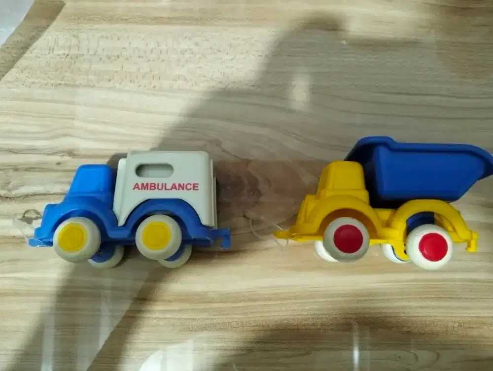 Mobil mainan Viking Toys